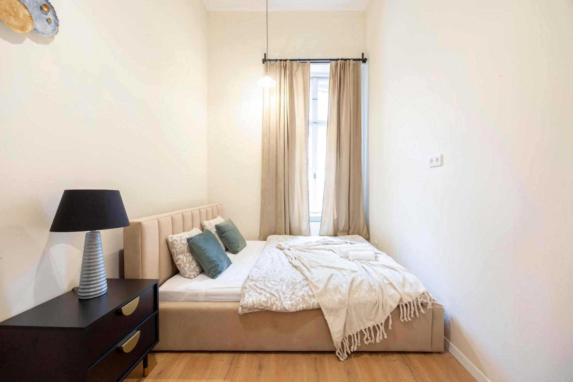 Cozy Boulevard Apartment In The Heart Of บูดาเปสต์ ภายนอก รูปภาพ