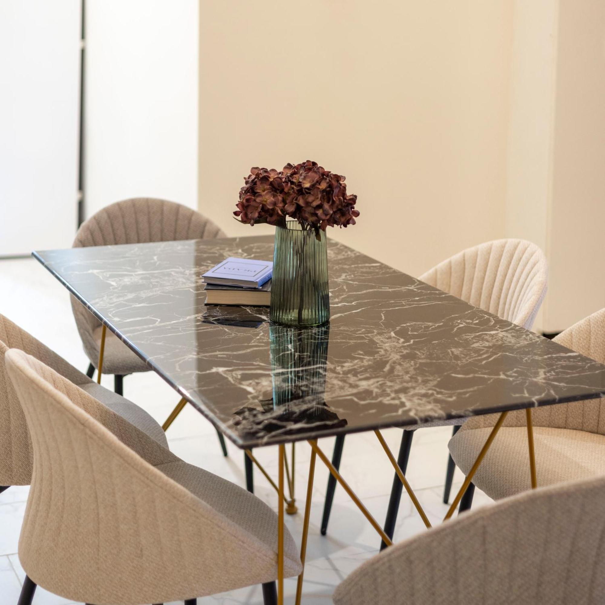 Cozy Boulevard Apartment In The Heart Of บูดาเปสต์ ภายนอก รูปภาพ