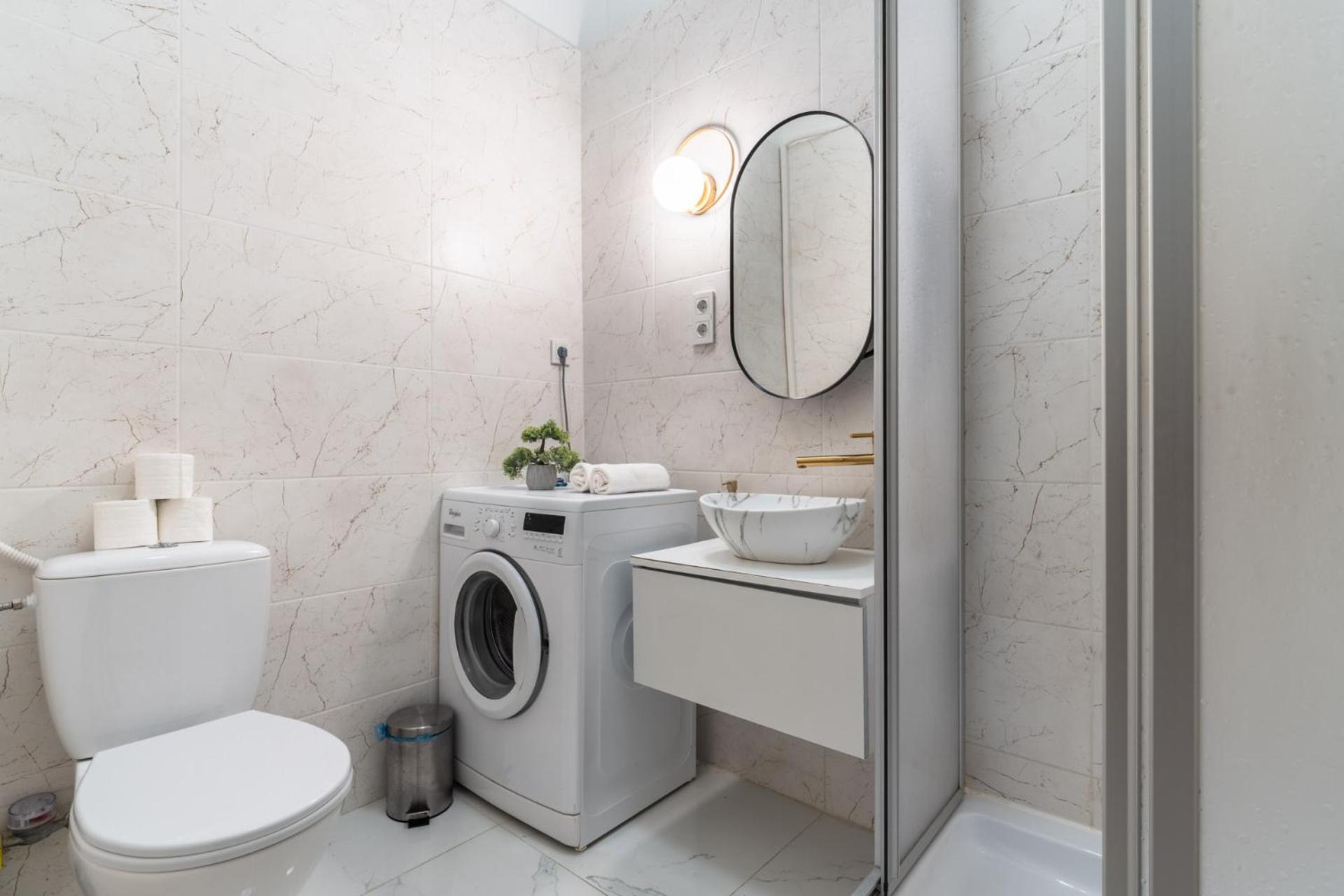 Cozy Boulevard Apartment In The Heart Of บูดาเปสต์ ภายนอก รูปภาพ